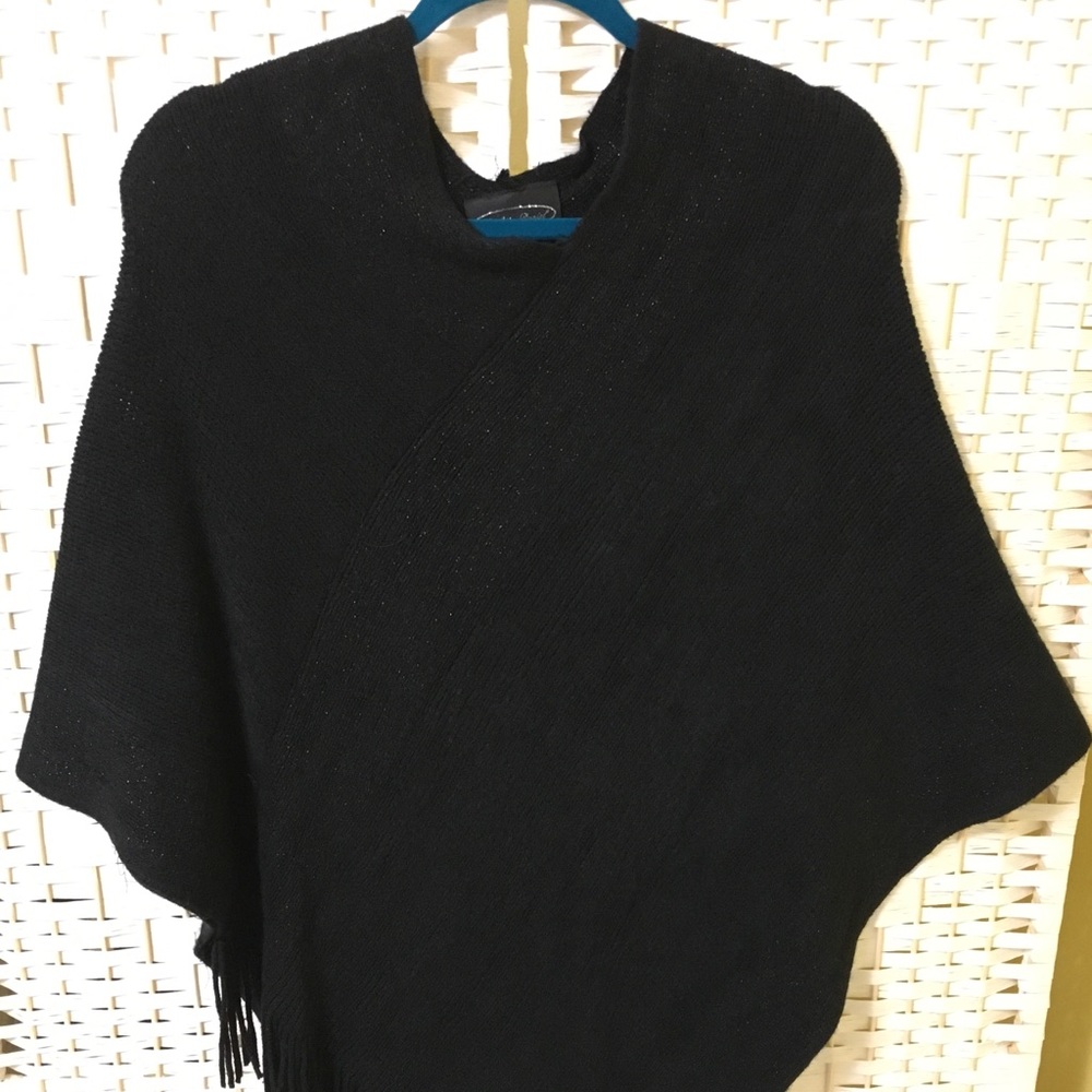 WARM BLACK PONCHO